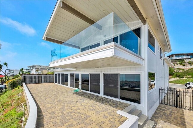 Building Photo - 3921 Calle Real