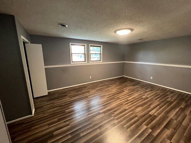 Building Photo - 109 Lasalle