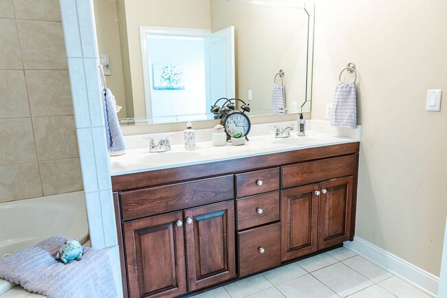 Building Photo - Luxurious Condo in Downtown Fayetteville