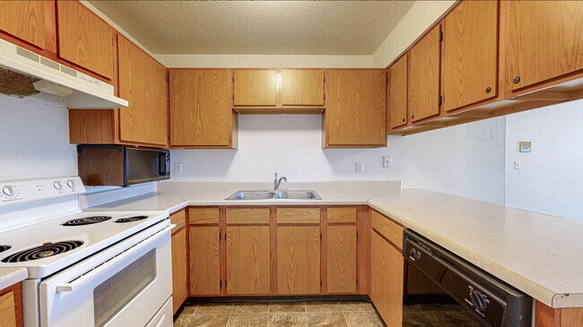 Building Photo - University Place