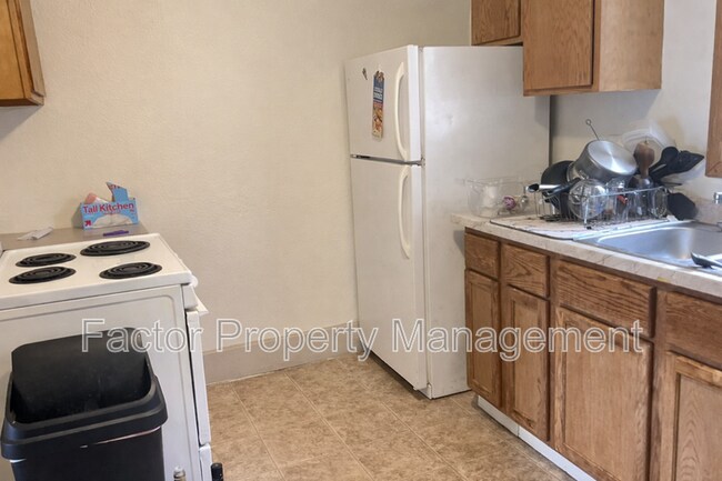 Building Photo - 103 Locust St