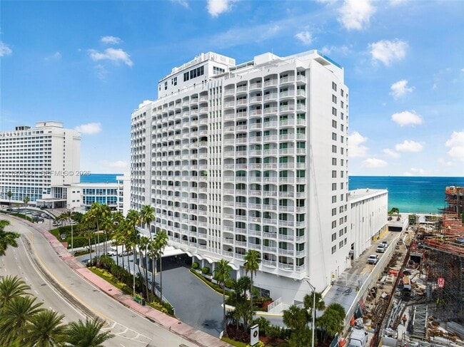Building Photo - 5401 Collins Ave