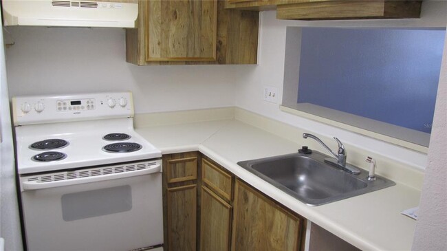 Building Photo - 7238 E Bank Dr