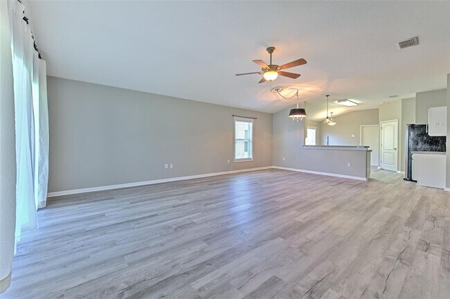 Building Photo - 5046 Gato Del Sol Cir