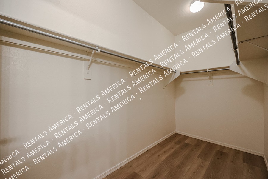 Building Photo - 1225 N 36th St