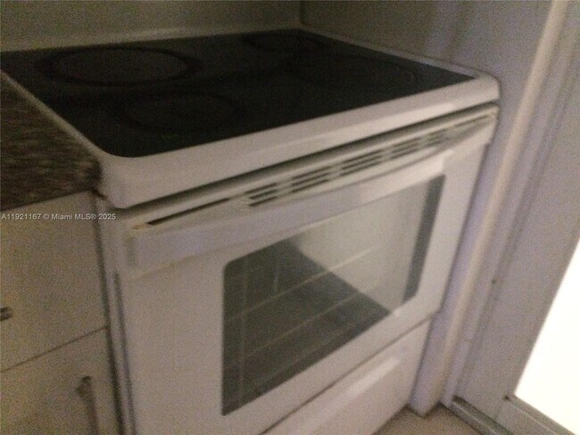 Building Photo - 255 Sunrise Dr