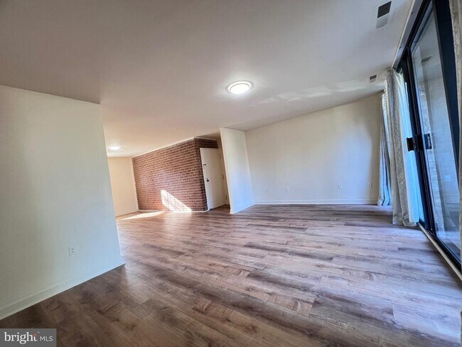 Building Photo - 782 Quince Orchard Blvd