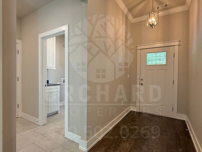 Building Photo - Bella Vista Single-Family Home- 2 Bed/ 2 B...