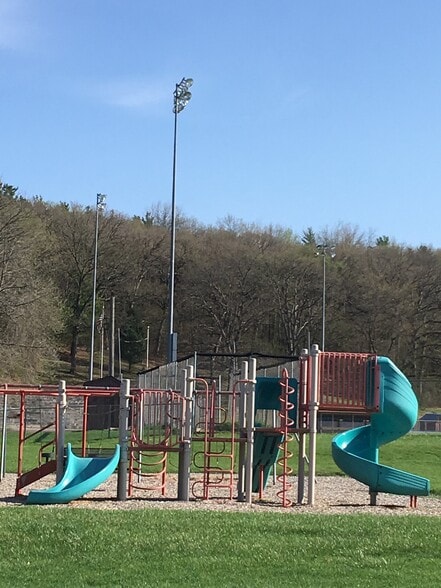 Building Photo - 203 S Main St