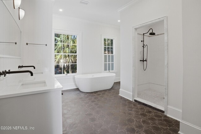 Building Photo - 2979 St Johns Ave