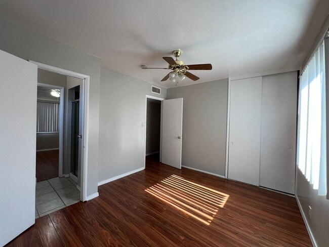 Building Photo - 3 Bedroom 2 Bathroom House Located Near Ca...