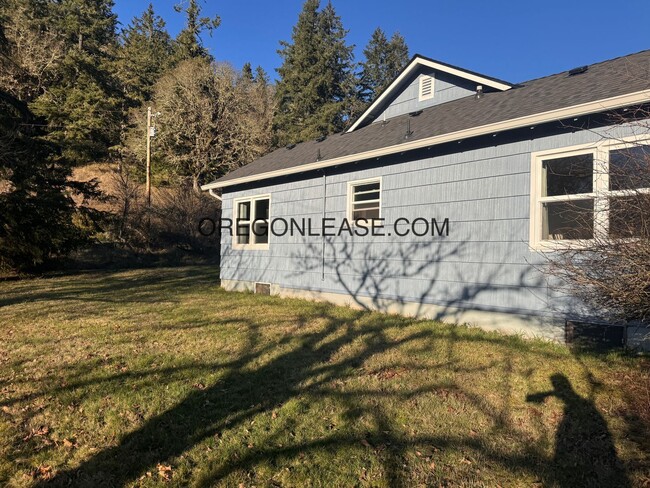 Building Photo - Furnished 2500 sf home on Fox Hollow rd ju...