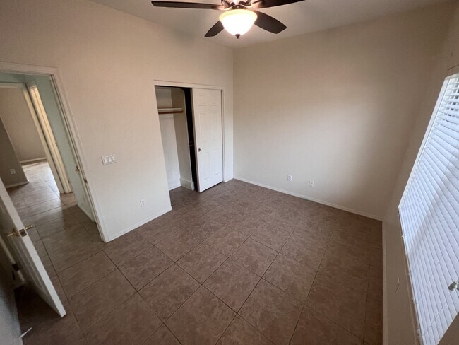 Building Photo - 3BDRM 2BA Residential home with pool for rent in Goodyear!