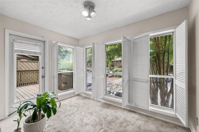 Building Photo - 1004 Dunbar Dr