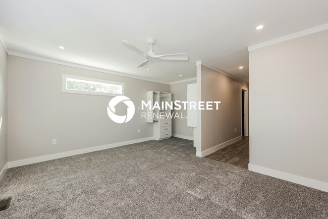 Building Photo - 3 Bedroom Pet-Friendly Home in Dallas, TX with Main Street Renewal