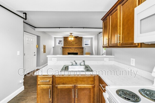 Building Photo - 618 Elmwood Ave