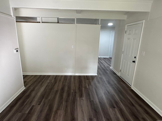 Building Photo - 13 Wanda Ln