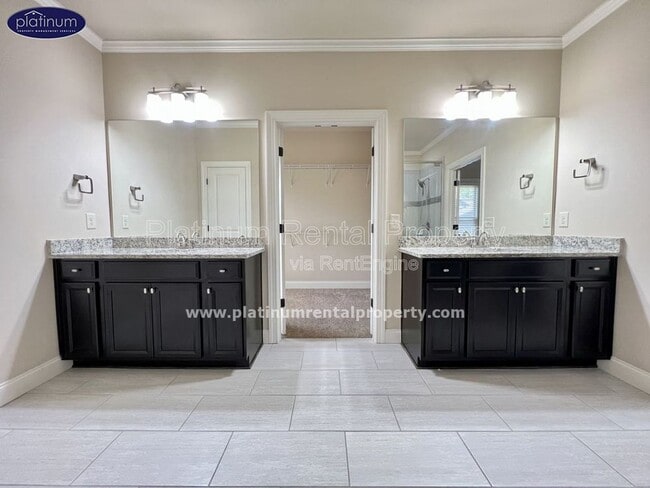 Building Photo - 1662 Fairview Dr