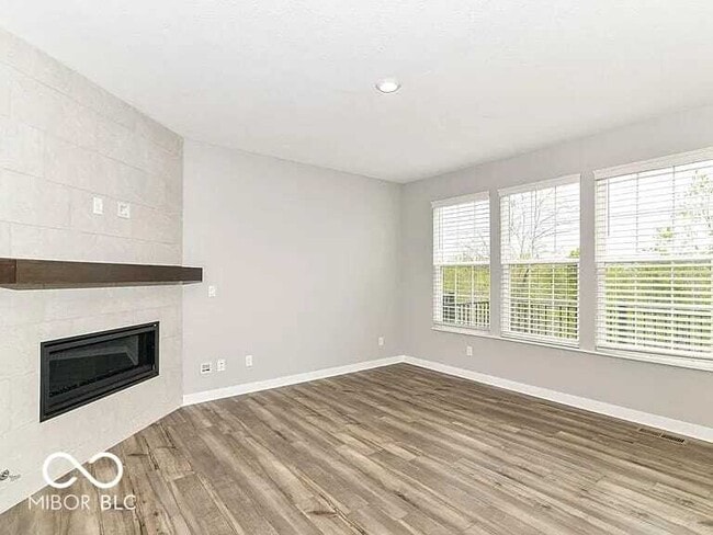 Building Photo - 6886 Sunstone Pl