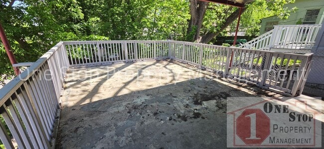 Building Photo - Spacious 2-Bedroom, 2-Bath In Kansas City!!