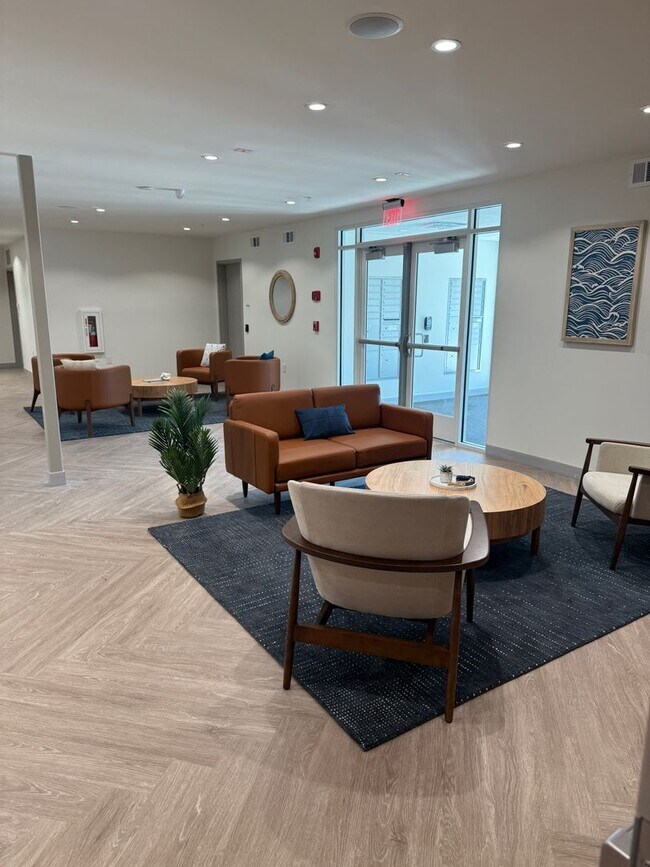 Building Photo - Beacon Landing - Brand New! 2bd, 2ba, private extra large screened porch and elevator!