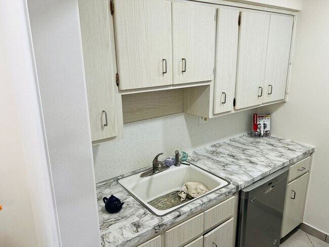 Building Photo - 371 SW 8th St