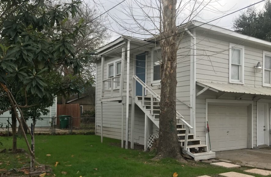 Building Photo - 1104 E 26th St