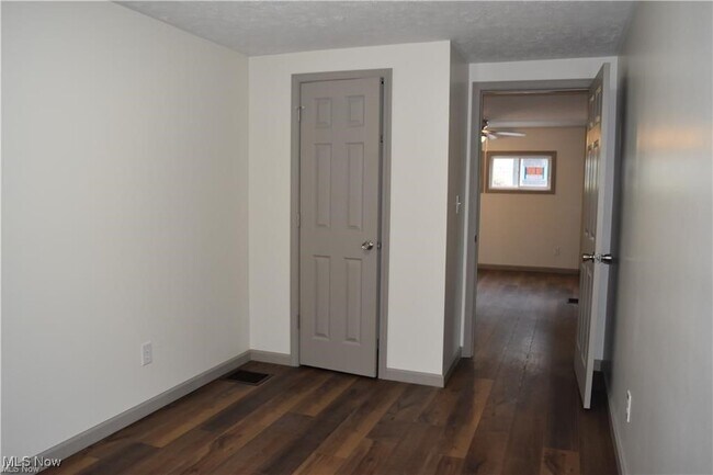 Building Photo - 205 McFadden St