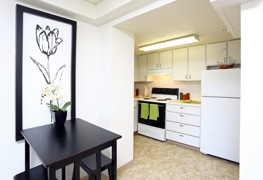 Westbrook Tower 2121 Douglas St Omaha NE 68102 Apartment Finder