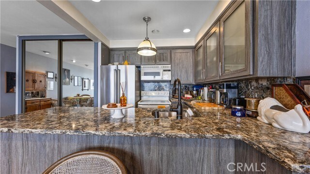 Building Photo - 721 Esplanade