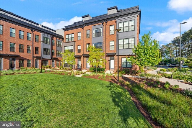 Building Photo - 11258 Faraday Park Dr.