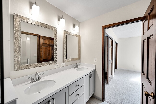 Building Photo - $3,895.95, $200 Off Cleaning Voucher, 4 Beds - 3 Baths, Single Family Home in Denver with 2-Car A...