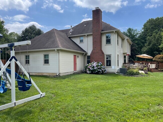 Building Photo - 1 Lenape Ln