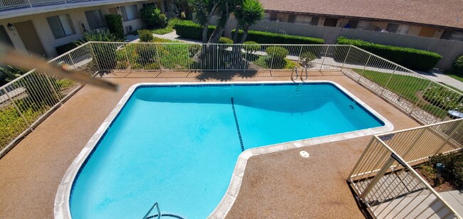 Building Photo - 10635 Colima Rd