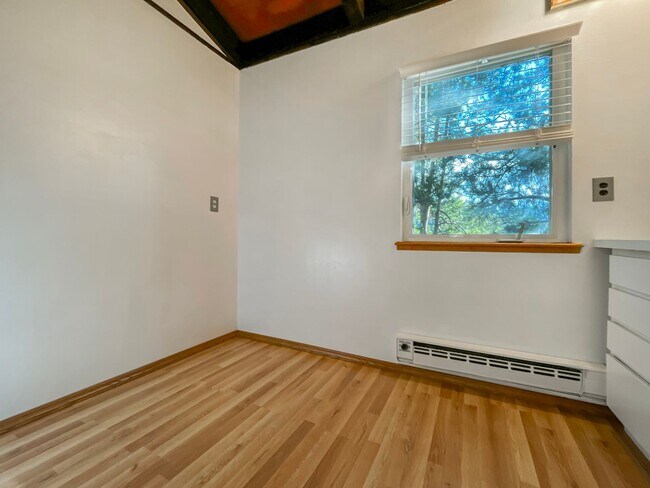 Building Photo - New Listing in BRECK!  Now Colorado 2 Bedroom with 2 surface spots available for 1-Year lease.  W...