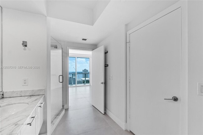 Building Photo - 500 Brickell Ave