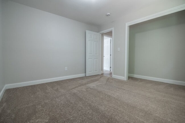 Building Photo - 11 Chatham St