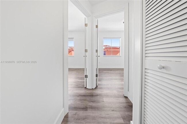 Building Photo - 6141 NW 115th Pl