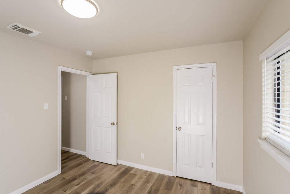 Building Photo - 9124 Gambier Dr