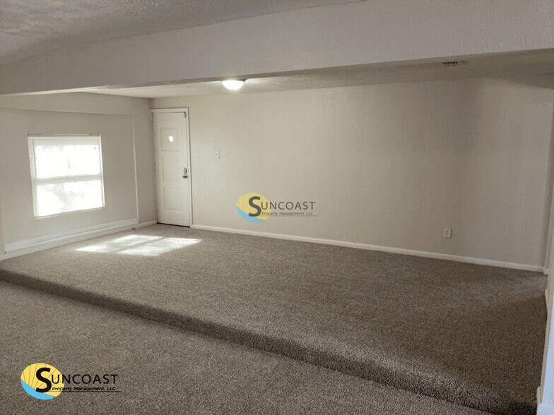 Building Photo - 4805 Locksley Ave