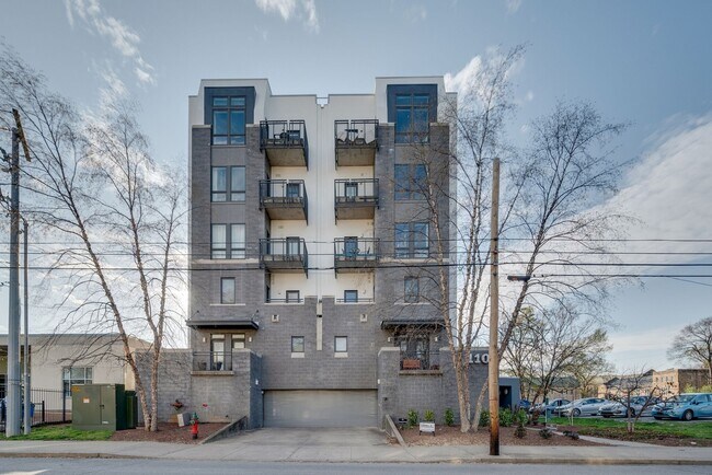Building Photo - 1101 18th Ave S
