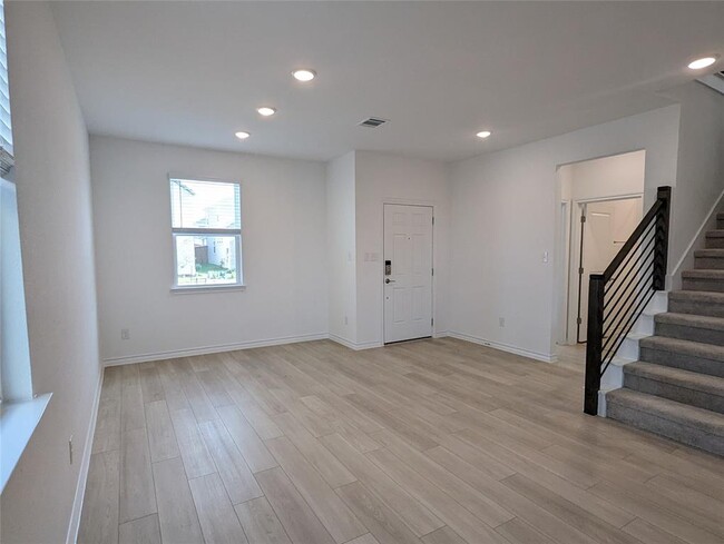 Building Photo - 120 Watkinville Rd