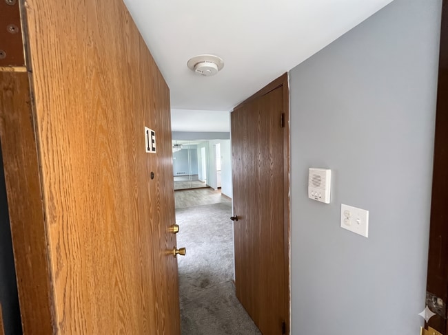 Building Photo - 1259 Cunningham Dr
