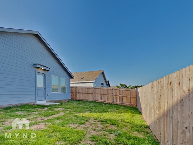 Building Photo - 1262 Basswood Dr