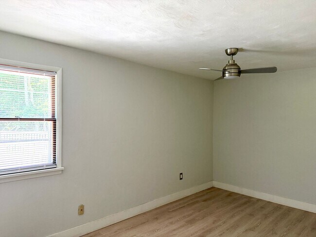 Building Photo - 8556-8558 Kirsch Road