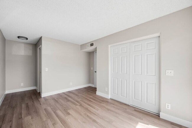 Building Photo - 2814 E Le Marche Ave