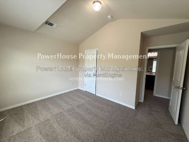 Building Photo - 1045 Township Cir