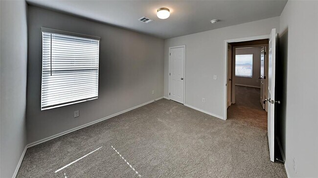 Building Photo - 1024 S Blackjack Ln