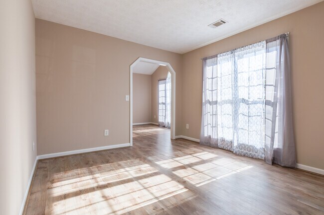 Building Photo - 413 Spurlin Ct