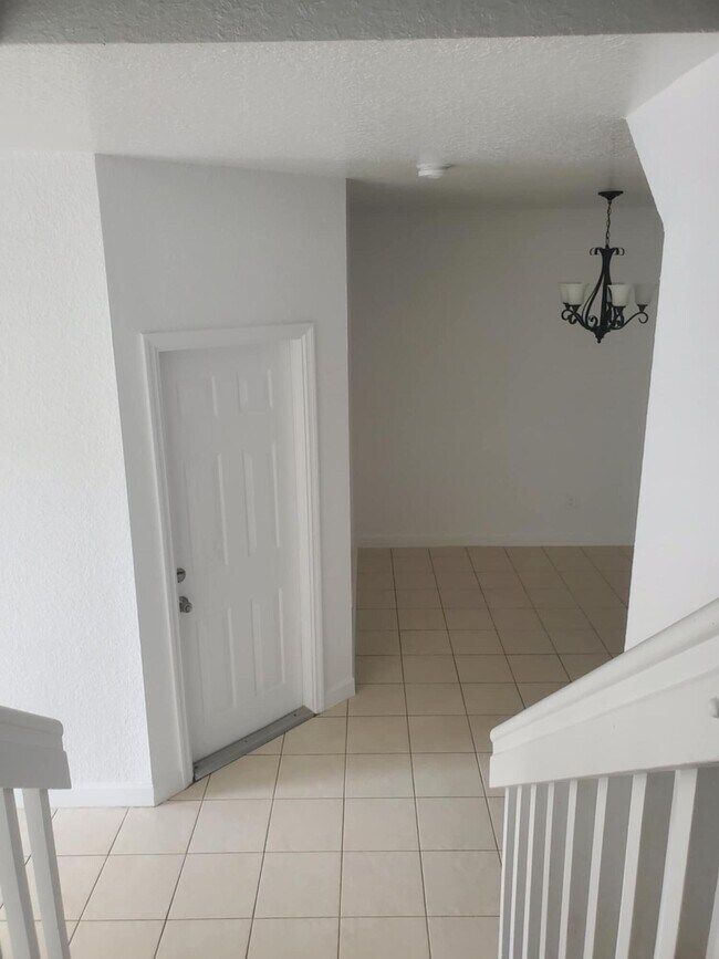Building Photo - 2227 Shoma Dr